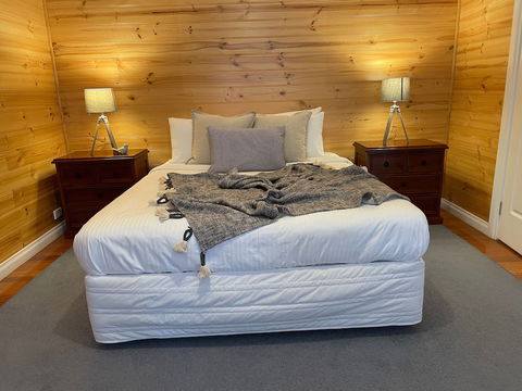 Dunes - Elegant Beach Villa With Huge Swim Spa - Accommodation Port Hedland 3