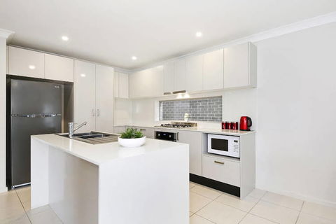 Alpine Place Villas - Accommodation Port Hedland 0