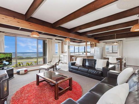 Swimmers Rest - Uninterrupted Panoramic Ocean Views - 1 Bedroom - Accommodation Port Hedland 2