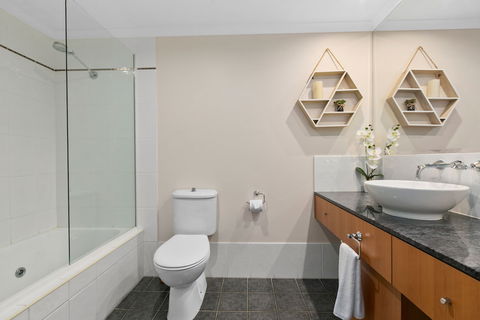 Poolside Apt In Alamanda Beachfront Resort 41 - Accommodation Port Hedland 6