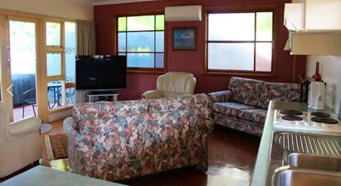 Anchlia Waterfront Cottage - Accommodation Port Hedland 1