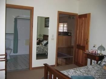 Buttercup Cottage & Private Apartment - Accommodation Port Hedland 4