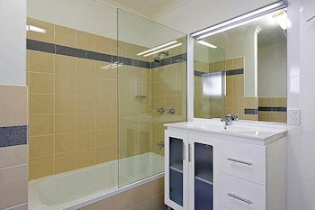 A PERFECT STAY - Clarkes Beach Villa - Accommodation Port Hedland 2