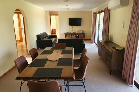 Annies Holiday Units - Accommodation Port Hedland 1