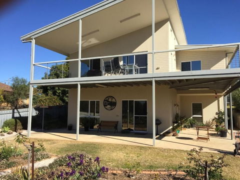 Lyreen's Apartment B&B - Accommodation Port Hedland 3