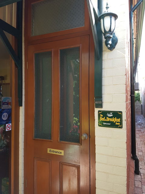 Water Bay Villa Bed And Breakfast - Accommodation Port Hedland 2