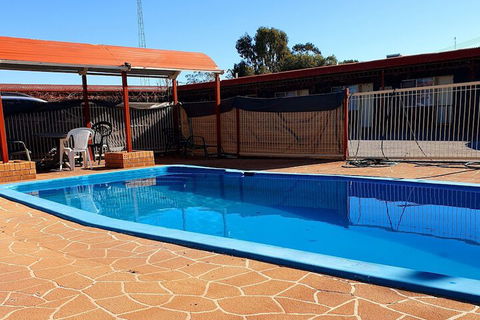 Ardeanal Motel West Wyalong - Accommodation Port Hedland 2