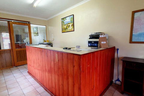 Ardeanal Motel West Wyalong - Accommodation Port Hedland 3
