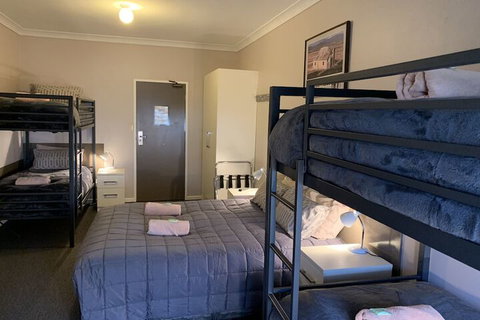 Aalberg Chalet - Accommodation Port Hedland 7
