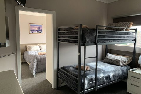 Aalberg Chalet - Accommodation Port Hedland 5