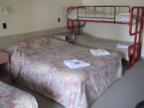 Woodmans Hill Motel - Accommodation Port Hedland 2