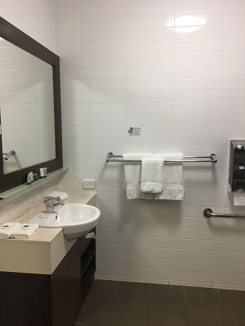 Sfera's Park Suites & Convention Centre - Accommodation Port Hedland 6