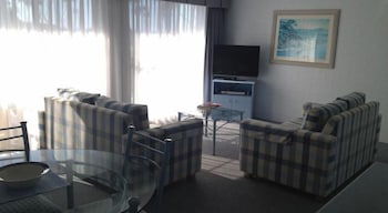 Breakers Apartments Mollymook - Accommodation Port Hedland 3
