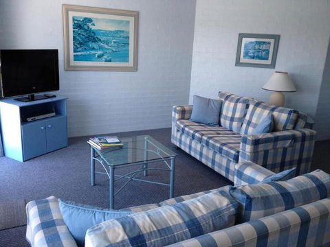 Breakers Apartments Mollymook - Accommodation Port Hedland 5