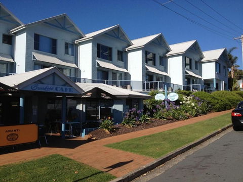 Breakers Apartments Mollymook - Accommodation Port Hedland 1