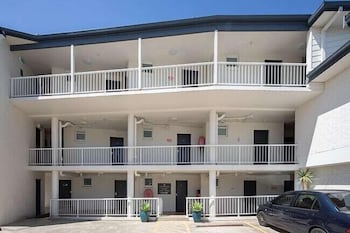 Ocean Front At The Entrance - Accommodation Port Hedland 3