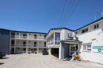 Ocean Front At The Entrance - Accommodation Port Hedland 1