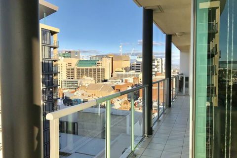 Adelaide DressCircle Apartments North Terrace - Accommodation Port Hedland 2