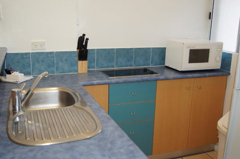 Noosa Parade Holiday Inn - Accommodation Port Hedland 1