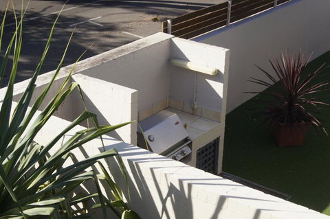 Noosa Parade Holiday Inn - Accommodation Port Hedland 6