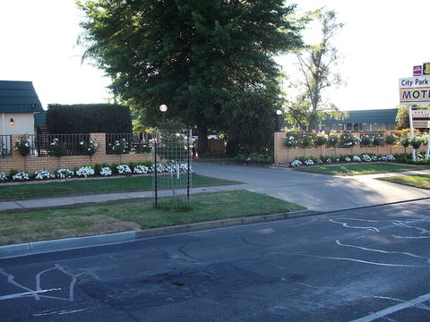 City Park Motel & Apartments - Accommodation Port Hedland 0