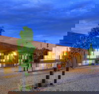 Motel Meneres - Accommodation Port Hedland
