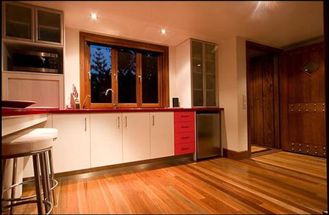 King Ludwigs Cottage - Accommodation Port Hedland 2