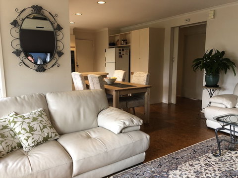 Countryside Connections Spa Cottage - Accommodation Port Hedland 1