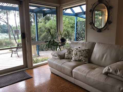 Countryside Connections Spa Cottage - Accommodation Port Hedland 2