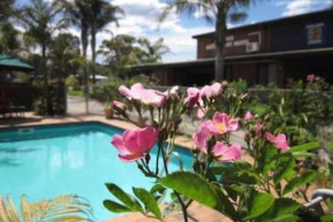 Lakes Waterfront Motel & Holiday Cottages - Accommodation Port Hedland 2