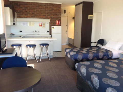 The Central Hotel Motel Lakes Entrance - Accommodation Port Hedland 4