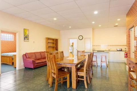 Holiday On Mostyn - Accommodation Port Hedland 0