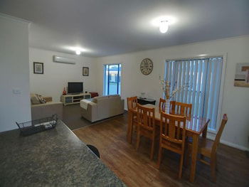 DBJ Holiday Units - Accommodation Port Hedland 2