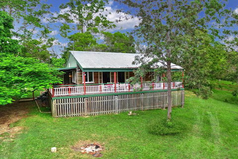 Avalon Noosa Farm Cottages - Accommodation Port Hedland 1