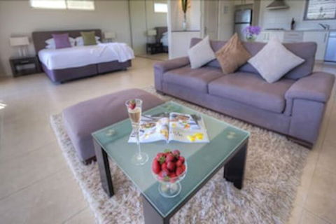 Azjure Studio Retreat - Accommodation Port Hedland 4