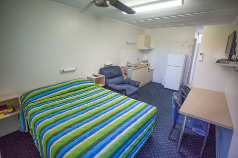 Fourth Avenue Motor Inn - Accommodation Port Hedland 7