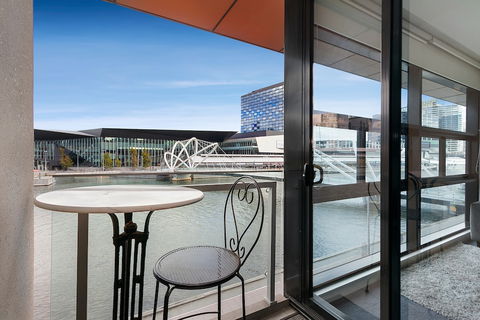 Waterfront Melbourne Apartments - Accommodation Port Hedland 6