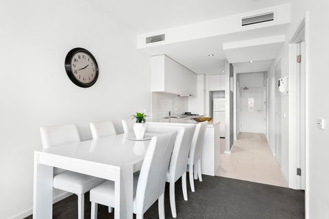 Waterfront Melbourne Apartments - Accommodation Port Hedland 2