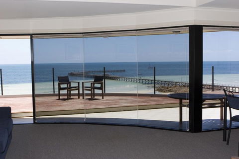 Cliff House Beachfront Villas - Accommodation Port Hedland 5