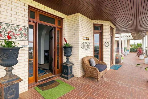 Fairway Manor Accommodation - Accommodation Port Hedland 1