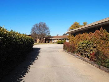 Jacaranda Motel & Holiday Units - Accommodation Port Hedland 1