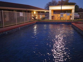 Jacaranda Motel & Holiday Units - Accommodation Port Hedland 2