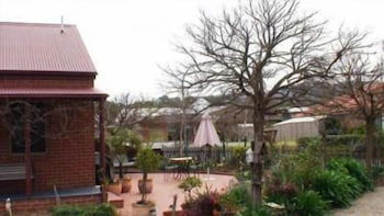 Albury Cottages - Accommodation Port Hedland 0