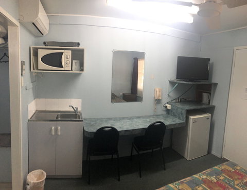 Motel Holliday Kingaroy - Accommodation Port Hedland 5