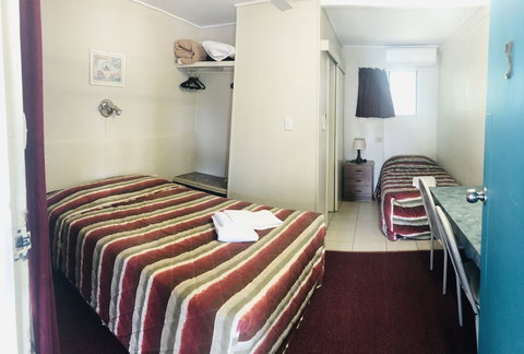 Motel Holliday Kingaroy - Accommodation Port Hedland 2