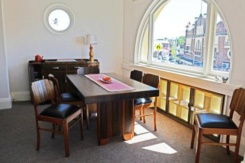 The Bank B & B West Wyalong - Accommodation Port Hedland 6