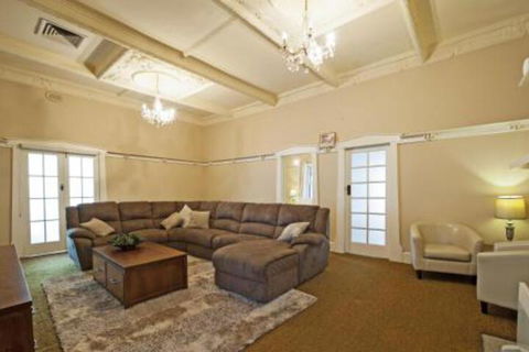 Arch On Mellool - Accommodation Port Hedland 6