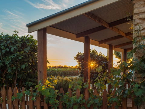 Café In The Vines - Accommodation Port Hedland 0