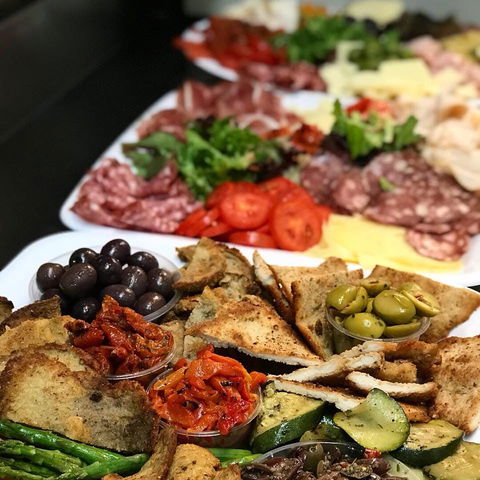 M.R Hotdog - CBD - Accommodation Port Hedland 0