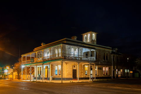 Royal Oak Hotel Penola - Accommodation Port Hedland 0